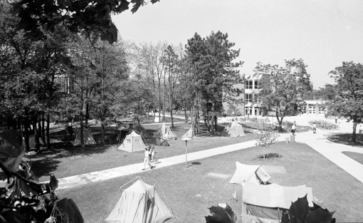 The number of tents in the Peoples' Park declined in late spring 1970